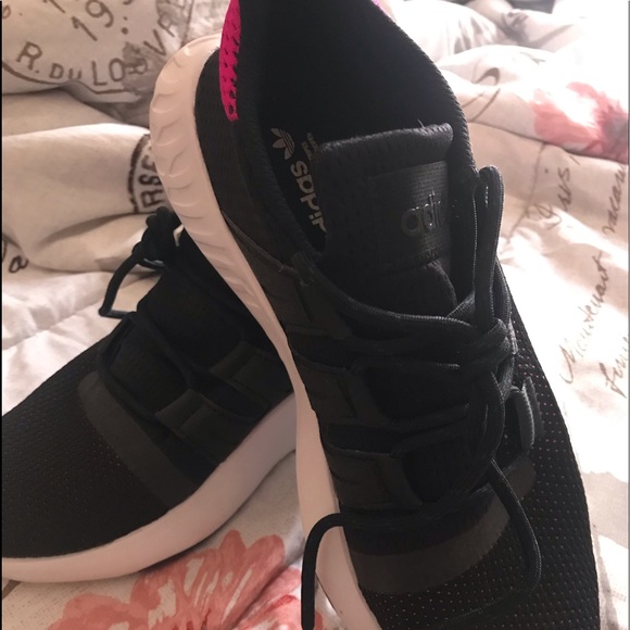 Adidas - Picture 2 of 3